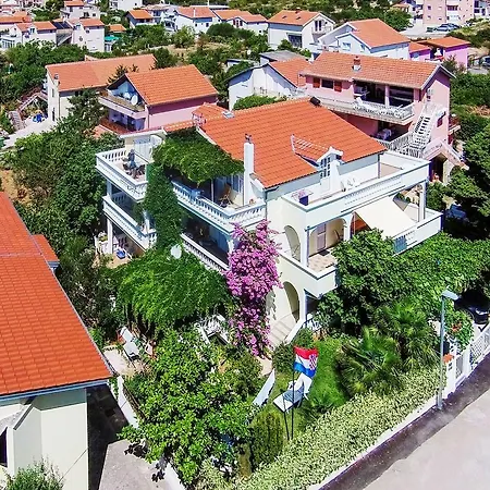 Oaza Tribunj Sea View