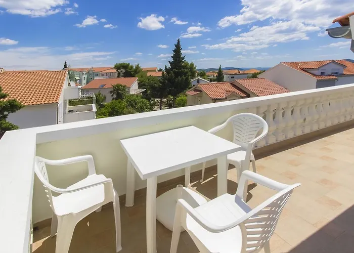 Oaza Tribunj Sea View *