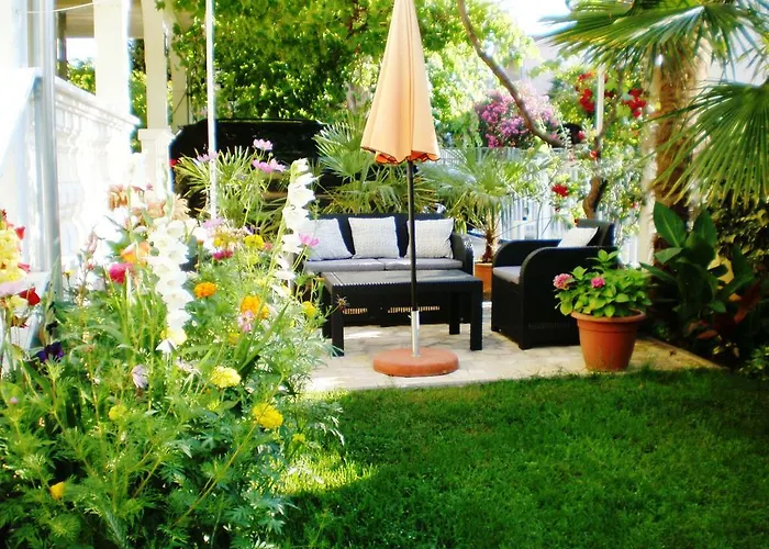 Oaza Tribunj Sea View *